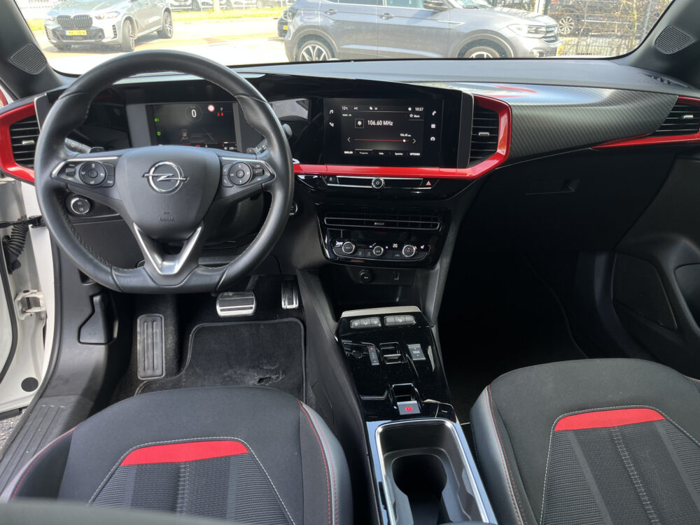 Opel Mokka 1.2 Turbo GS Line // LED // DODEHOEK // KEYLESS // CAMERA // APPLE-ANDROID AUTO // STOELVERWARMING // 17