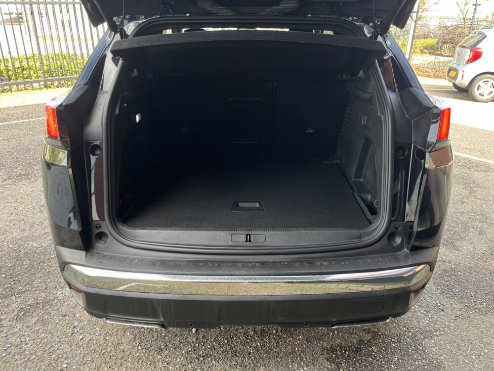 Peugeot 3008 1.2 Turbo GT Line // LEDER // ELEK. STOEL+GEHEUGEN // DODEHOEK // 360 CAMERA // CRUISE // NAVI+CARPLAY // KEYLESS // 10