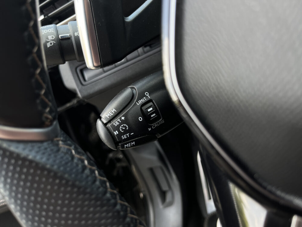 Peugeot 3008 1.2 Turbo GT Line // LEDER // ELEK. STOEL+GEHEUGEN // DODEHOEK // 360 CAMERA // CRUISE // NAVI+CARPLAY // KEYLESS // 22