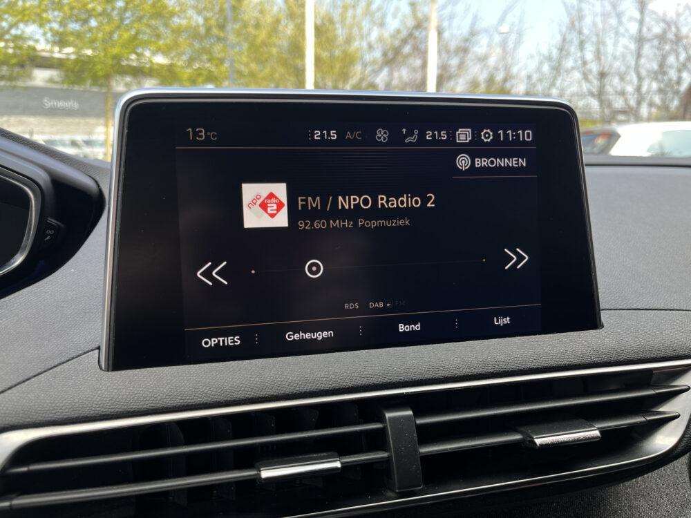 Peugeot 3008 1.2 Turbo GT Line // LEDER // ELEK. STOEL+GEHEUGEN // DODEHOEK // 360 CAMERA // CRUISE // NAVI+CARPLAY // KEYLESS // 27