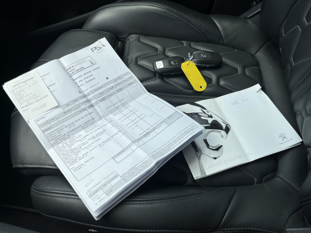 Peugeot 3008 1.2 Turbo GT Line // LEDER // ELEK. STOEL+GEHEUGEN // DODEHOEK // 360 CAMERA // CRUISE // NAVI+CARPLAY // KEYLESS // 36