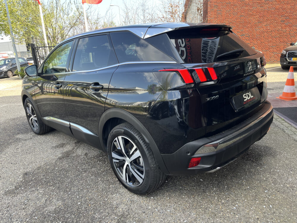 Peugeot 3008 1.2 Turbo GT Line // LEDER // ELEK. STOEL+GEHEUGEN // DODEHOEK // 360 CAMERA // CRUISE // NAVI+CARPLAY // KEYLESS // 6
