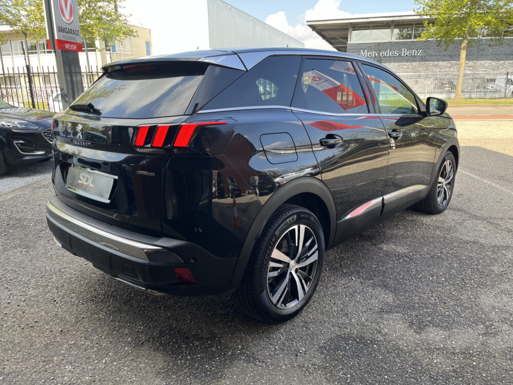 Peugeot 3008 1.2 Turbo GT Line // LEDER // ELEK. STOEL+GEHEUGEN // DODEHOEK // 360 CAMERA // CRUISE // NAVI+CARPLAY // KEYLESS // 8