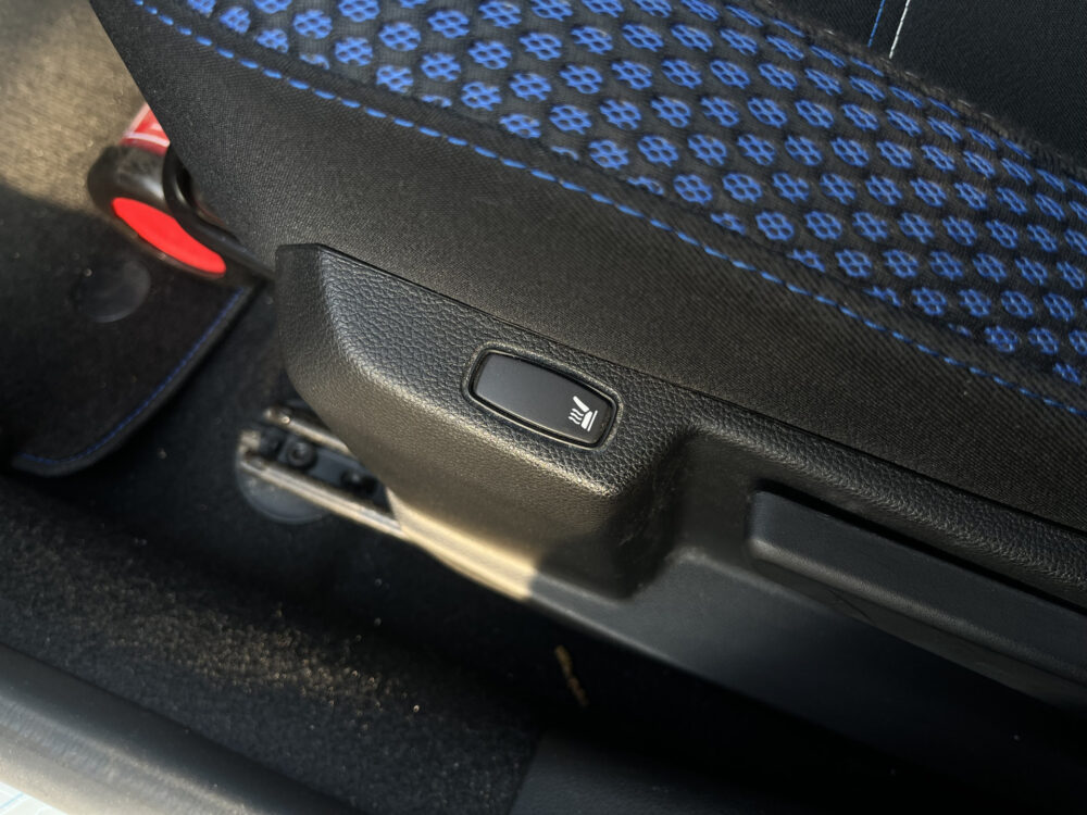 Dacia Duster 1.3 TCe Prestige // 360 CAMERA // DODEHOEK // CLIMA // CRUISE // NAVI+CARPLAY // 17