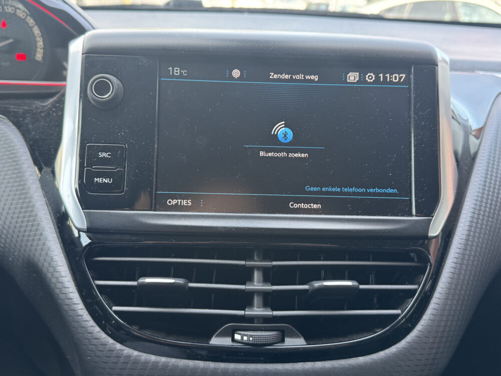 Peugeot 2008 1.2 PureTech GT-Line // D-RIEM VERVANGEN!! // NAVI // CAMERA // CLIMA // CRUISE // 19