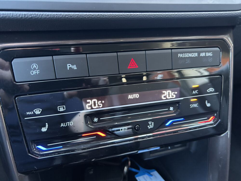 Volkswagen T-Cross 1.5 TSI Style // FULL LED // ADAP. CRUISE // VIRTUAL COCKPIT // CAMERA+SENSOREN // KEYLESS // NAVI+CARPLAY // 20