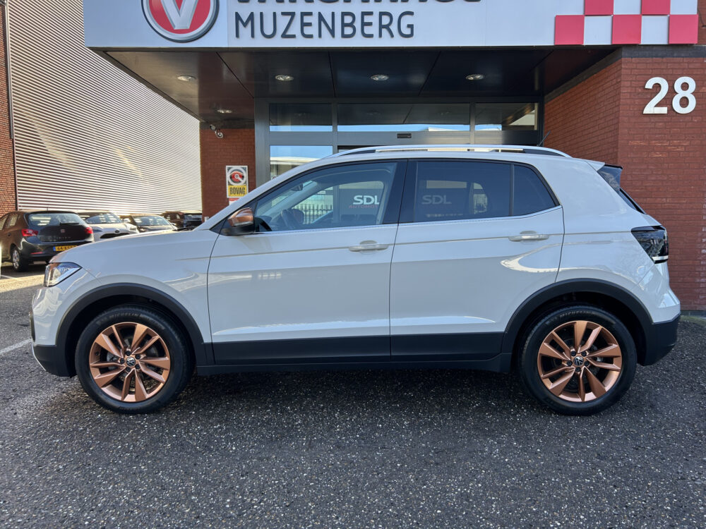 Volkswagen T-Cross 1.5 TSI Style // FULL LED // ADAP. CRUISE // VIRTUAL COCKPIT // CAMERA+SENSOREN // KEYLESS // NAVI+CARPLAY // 3