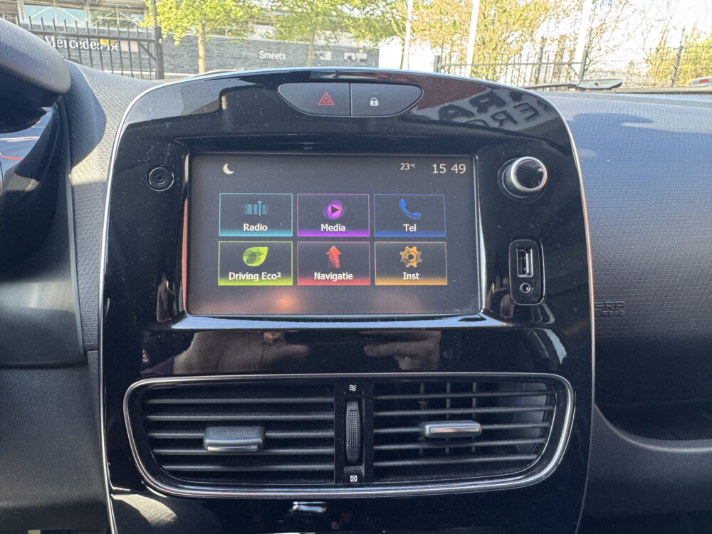 Renault Clio Estate 0.9 TCe Limited // NAP PAS! // NAVI // PDC // AIRCO // CRUISE // BLUETOOTH // 17