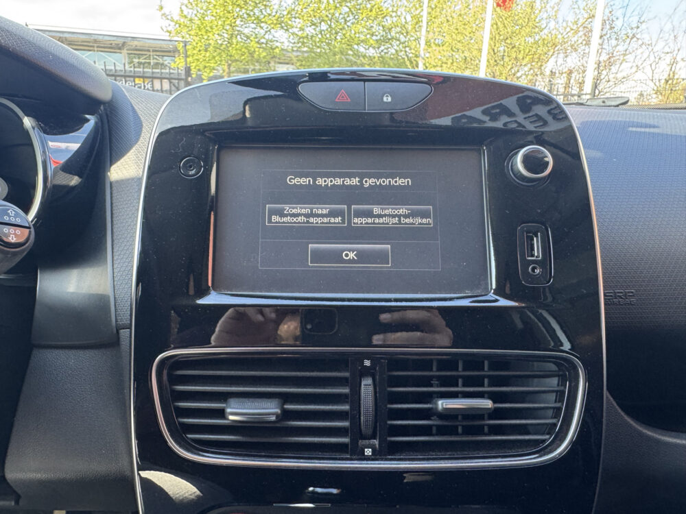 Renault Clio Estate 0.9 TCe Limited // NAP PAS! // NAVI // PDC // AIRCO // CRUISE // BLUETOOTH // 18