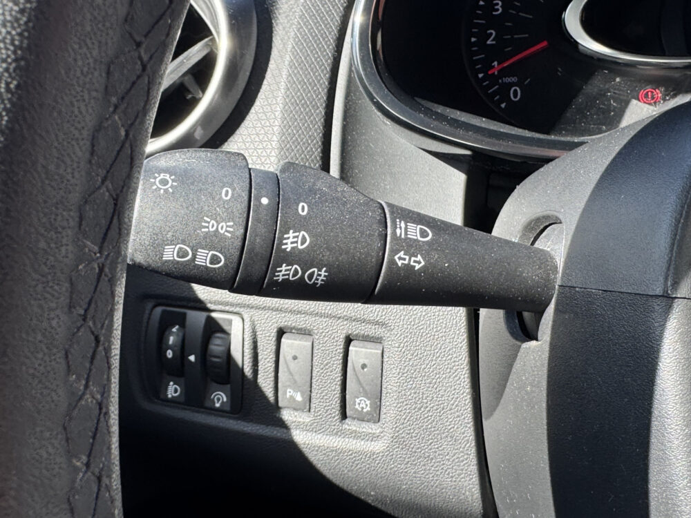 Renault Clio Estate 0.9 TCe Limited // NAP PAS! // NAVI // PDC // AIRCO // CRUISE // BLUETOOTH // 23