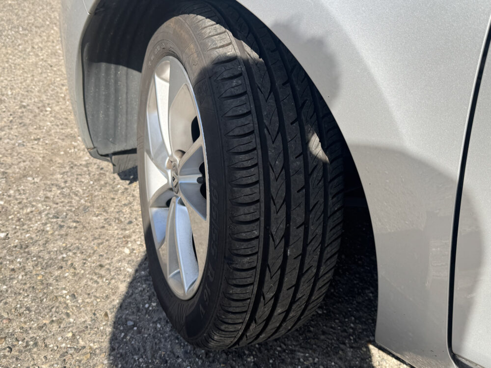 Renault Clio Estate 0.9 TCe Limited // NAP PAS! // NAVI // PDC // AIRCO // CRUISE // BLUETOOTH // 8