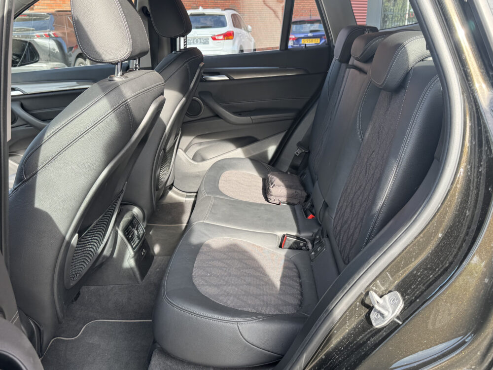 BMW X1 sDrive18i High Executive Xline // DEALER ONDERHOUDEN!! // CAMERA // NAVI // CLIMA // CRUISE // LED // 11