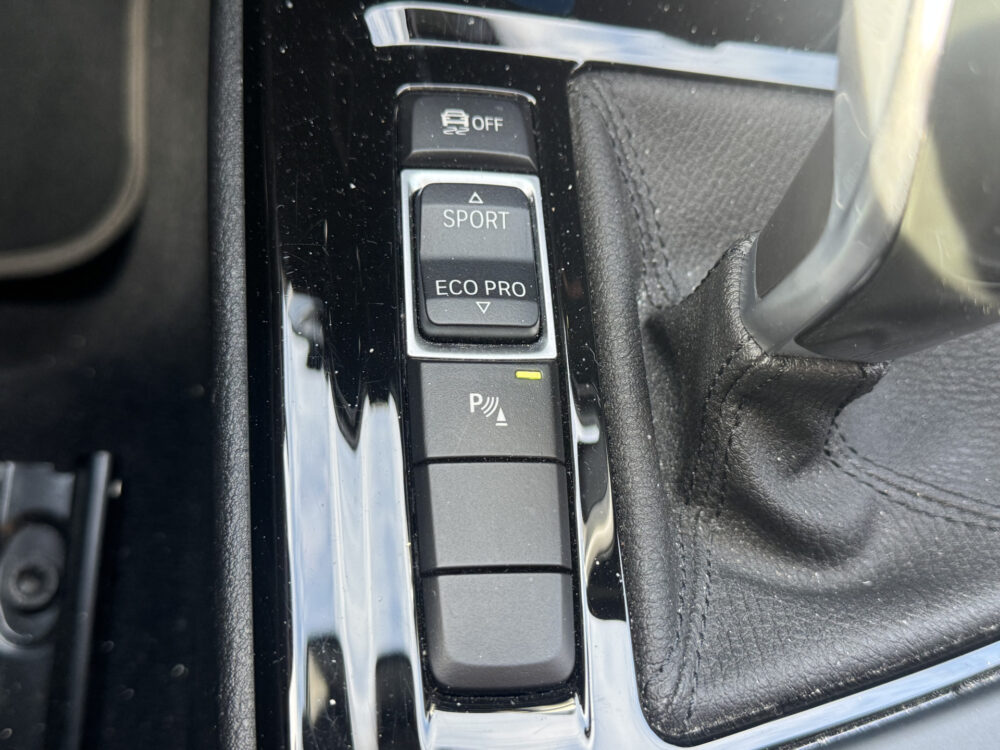 BMW X1 sDrive18i High Executive Xline // DEALER ONDERHOUDEN!! // CAMERA // NAVI // CLIMA // CRUISE // LED // 21