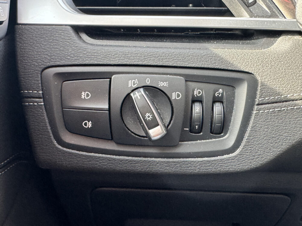 BMW X1 sDrive18i High Executive Xline // DEALER ONDERHOUDEN!! // CAMERA // NAVI // CLIMA // CRUISE // LED // 25