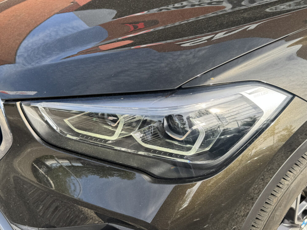 BMW X1 sDrive18i High Executive Xline // DEALER ONDERHOUDEN!! // CAMERA // NAVI // CLIMA // CRUISE // LED // 8