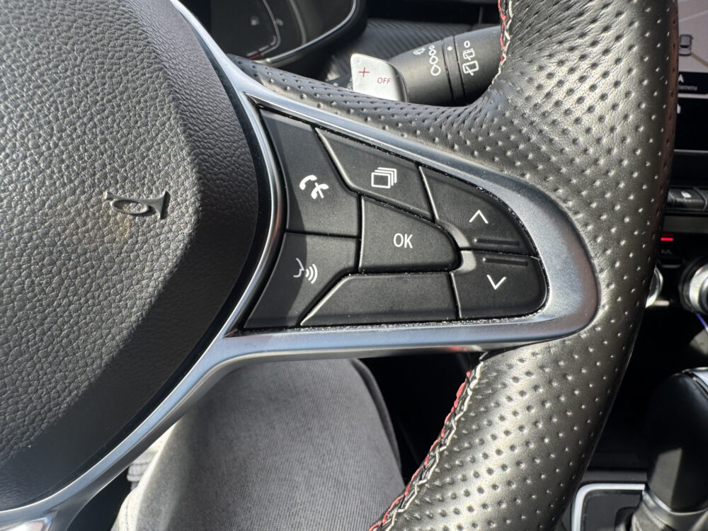 Renault Clio 1.3 TCe R.S. Line // 131PK!! // BOSE AUDIO // PERFECT ONDERHOUDEN // NAVI // CAMERA // ADAPTIVE CRUISE // CLIMA // 15