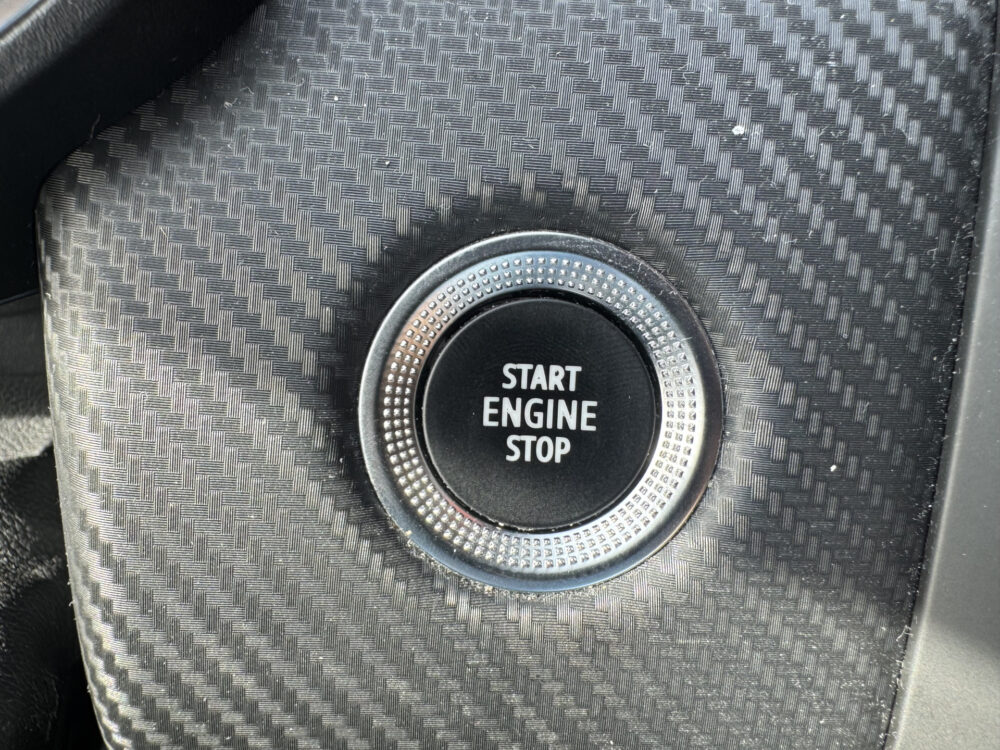 Renault Clio 1.3 TCe R.S. Line // 131PK!! // BOSE AUDIO // PERFECT ONDERHOUDEN // NAVI // CAMERA // ADAPTIVE CRUISE // CLIMA // 26