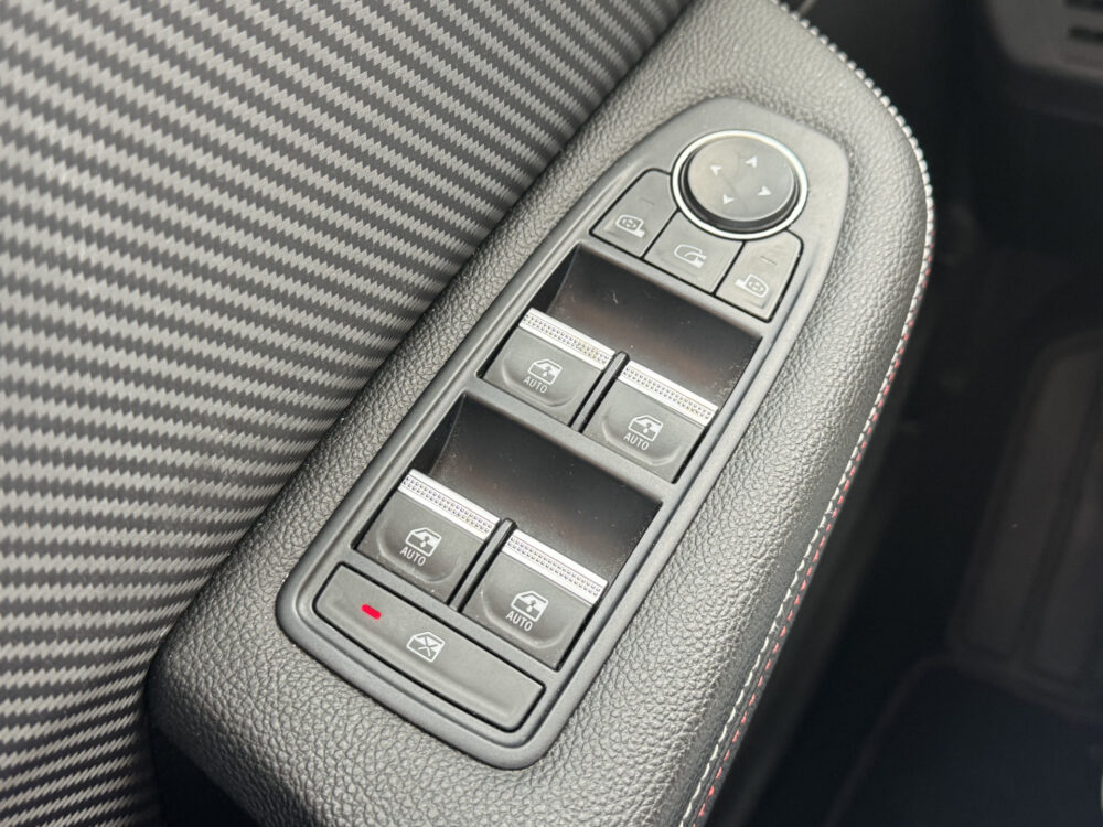 Renault Clio 1.3 TCe R.S. Line // 131PK!! // BOSE AUDIO // PERFECT ONDERHOUDEN // NAVI // CAMERA // ADAPTIVE CRUISE // CLIMA // 30