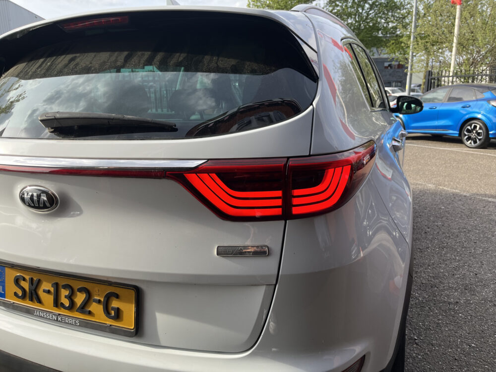 Kia Sportage 1.6 GDI Design Edition // LED // JBL AUDIO // KEYLESS // LEDER+ELEK. STOEL // NAVI+CARPLAY // CAMERA // STUUR+STOELVERWARMING // 10