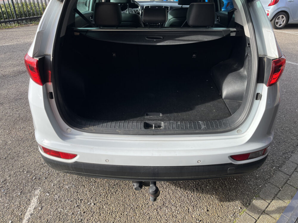 Kia Sportage 1.6 GDI Design Edition // LED // JBL AUDIO // KEYLESS // LEDER+ELEK. STOEL // NAVI+CARPLAY // CAMERA // STUUR+STOELVERWARMING // 12