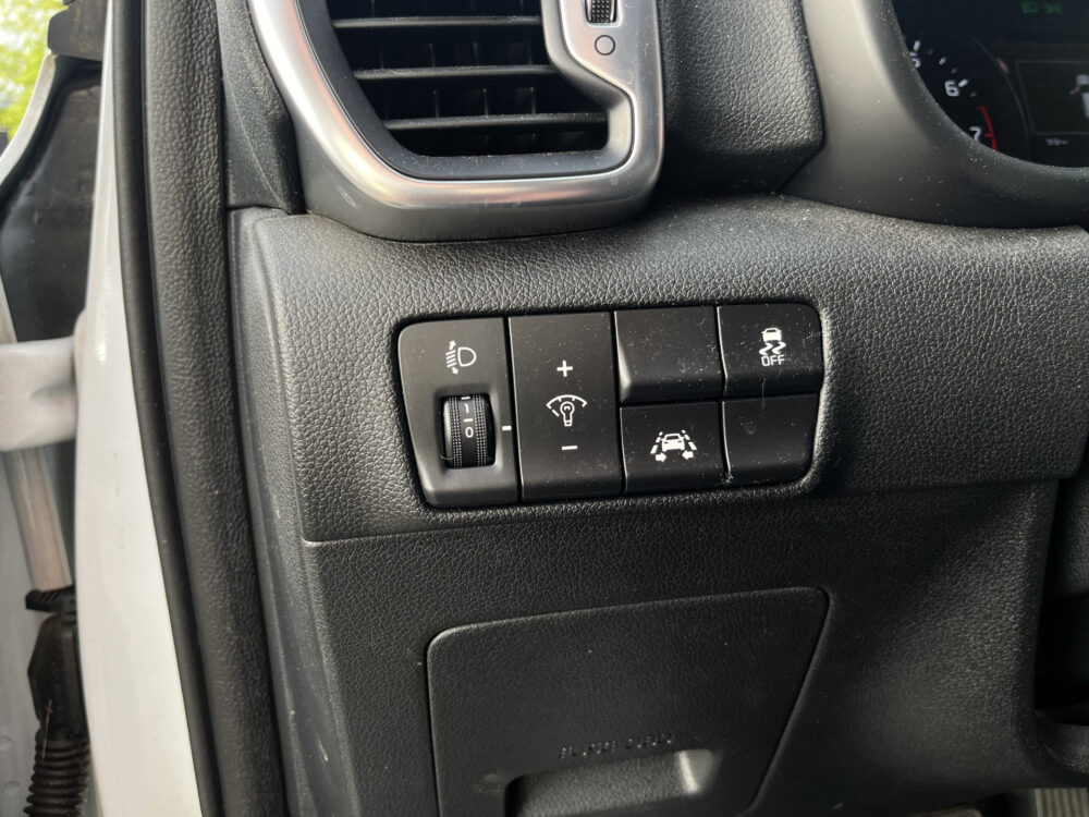 Kia Sportage 1.6 GDI Design Edition // LED // JBL AUDIO // KEYLESS // LEDER+ELEK. STOEL // NAVI+CARPLAY // CAMERA // STUUR+STOELVERWARMING // 22