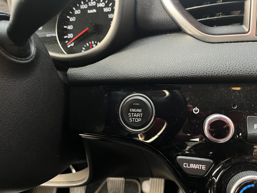 Kia Sportage 1.6 GDI Design Edition // LED // JBL AUDIO // KEYLESS // LEDER+ELEK. STOEL // NAVI+CARPLAY // CAMERA // STUUR+STOELVERWARMING // 25