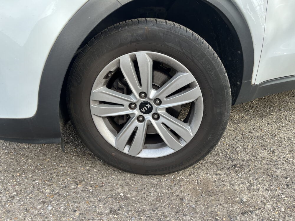 Kia Sportage 1.6 GDI Design Edition // LED // JBL AUDIO // KEYLESS // LEDER+ELEK. STOEL // NAVI+CARPLAY // CAMERA // STUUR+STOELVERWARMING // 3