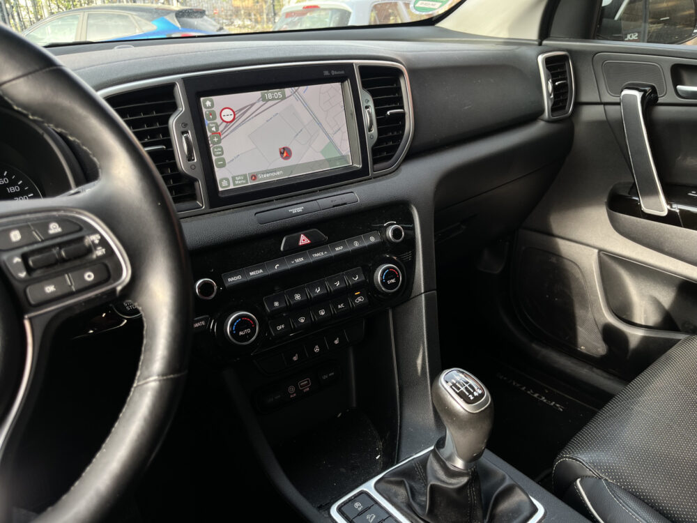 Kia Sportage 1.6 GDI Design Edition // LED // JBL AUDIO // KEYLESS // LEDER+ELEK. STOEL // NAVI+CARPLAY // CAMERA // STUUR+STOELVERWARMING // 33