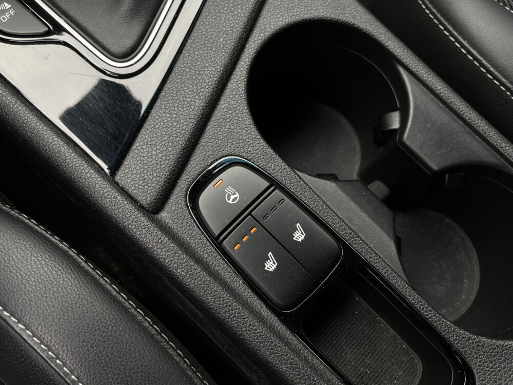 Kia Niro 1.6 GDi PHEV DynamicPlusLine // ADAPT. CRUISE // HALF LEDER // DODEHOEK // CAMERA // NAVI+CARPLAY // STUUR+STOELVERWARMING // 22