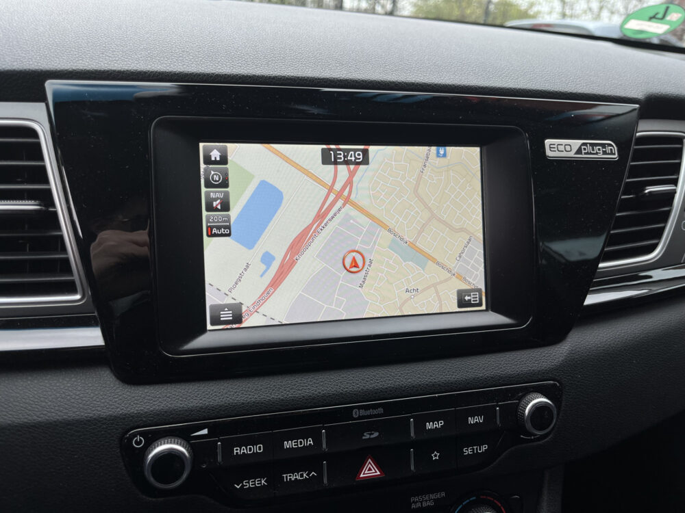 Kia Niro 1.6 GDi PHEV DynamicPlusLine // ADAPT. CRUISE // HALF LEDER // DODEHOEK // CAMERA // NAVI+CARPLAY // STUUR+STOELVERWARMING // 24