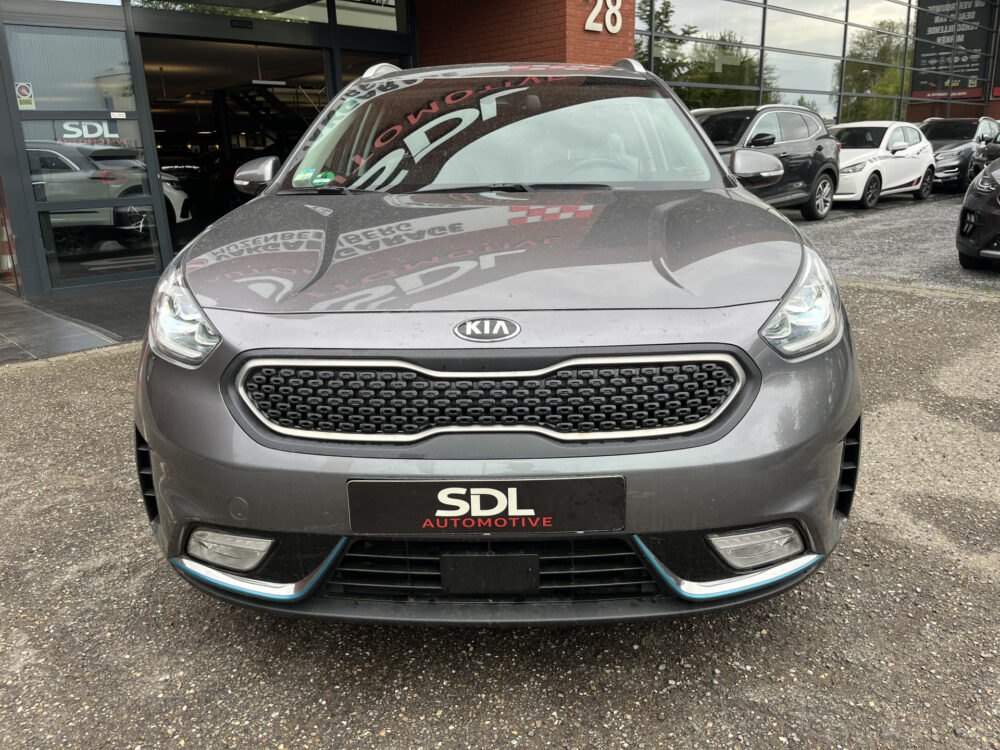 Kia Niro 1.6 GDi PHEV DynamicPlusLine // ADAPT. CRUISE // HALF LEDER // DODEHOEK // CAMERA // NAVI+CARPLAY // STUUR+STOELVERWARMING // 8