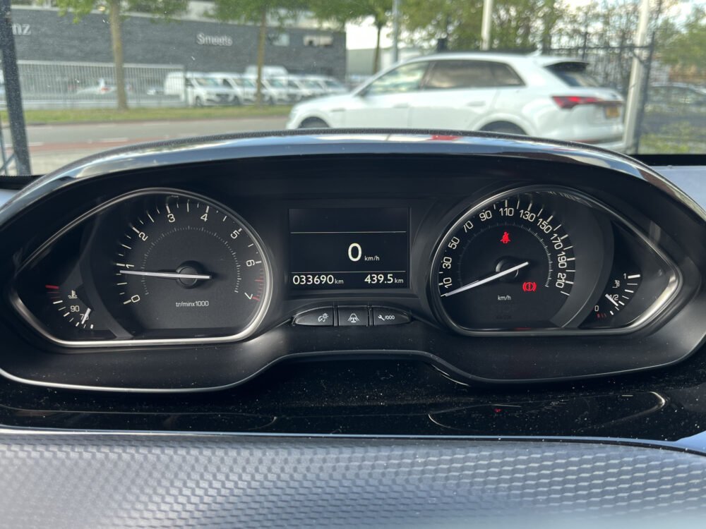 Peugeot 2008 1.2 PureTech Allure NIEUWE DIST. RIEM!! // LED // HALF LEDER // NAVI // PANORAMADAK // PARKEERSENSOREN // CRUISE // 29