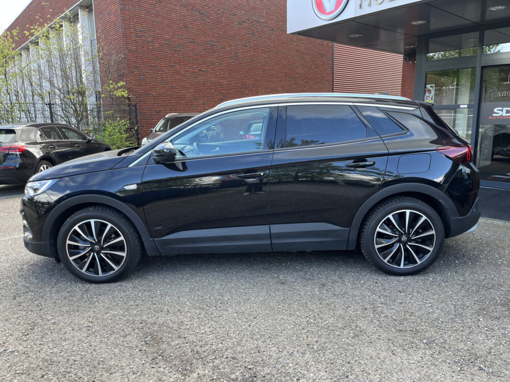 Opel Grandland X 1.6 Turbo Hybrid Ultimate // LEDER+ ELEK.STOEL // DODEHOEK // ELEK. KLEP // NAVI+CARPLAY // STOELVERKOELING+VERWARMING // KEYLES 2