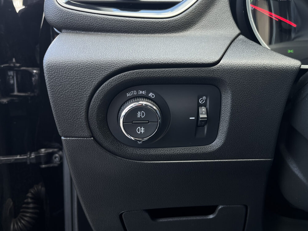 Opel Grandland X 1.6 Turbo Hybrid Ultimate // LEDER+ ELEK.STOEL // DODEHOEK // ELEK. KLEP // NAVI+CARPLAY // STOELVERKOELING+VERWARMING // KEYLES 21