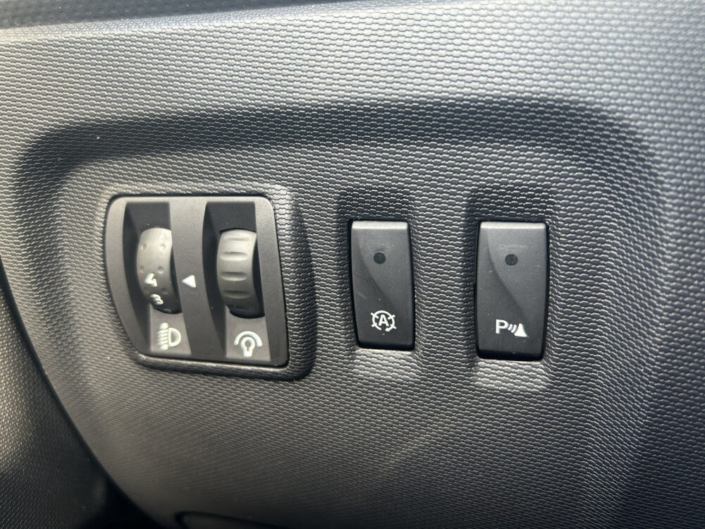 Renault Captur 1.2 TCe Dynamique // NAVI // PDC // CLIMA // CRUISE // TREKHAAK // BLUETOOTH // 22