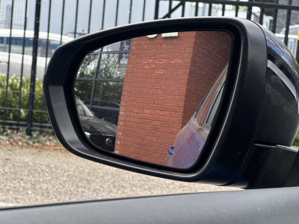 Opel Grandland X 1.6 Turbo Hybrid4 Ultimate 300PK! // NAVI // CAMERA V+A // APPLE CARPLAY + ANDROID AUTO // STOEL VERWARMING + VERKOELING // ELEK 31