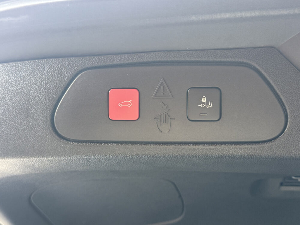 Opel Grandland X 1.6 Turbo Hybrid4 Ultimate 300PK! // NAVI // CAMERA V+A // APPLE CARPLAY + ANDROID AUTO // STOEL VERWARMING + VERKOELING // ELEK 34