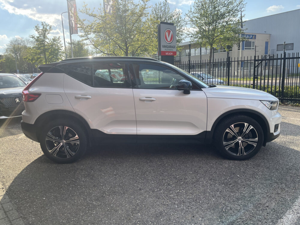 Volvo XC40 1.5 T5 Recharge R-Design // LEDER // ELEK. STOELEN+GEHEUGEN // HARMAN&KARDON // CAMERA // 10