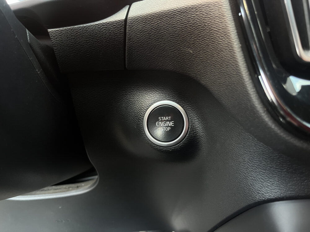 Volvo XC40 1.5 T5 Recharge R-Design // LEDER // ELEK. STOELEN+GEHEUGEN // HARMAN&KARDON // CAMERA // 27