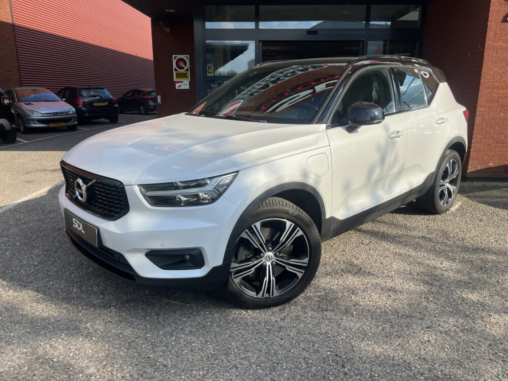 Volvo XC40 1.5 T5 Recharge R-Design // LEDER // ELEK. STOELEN+GEHEUGEN // HARMAN&KARDON // CAMERA // 3