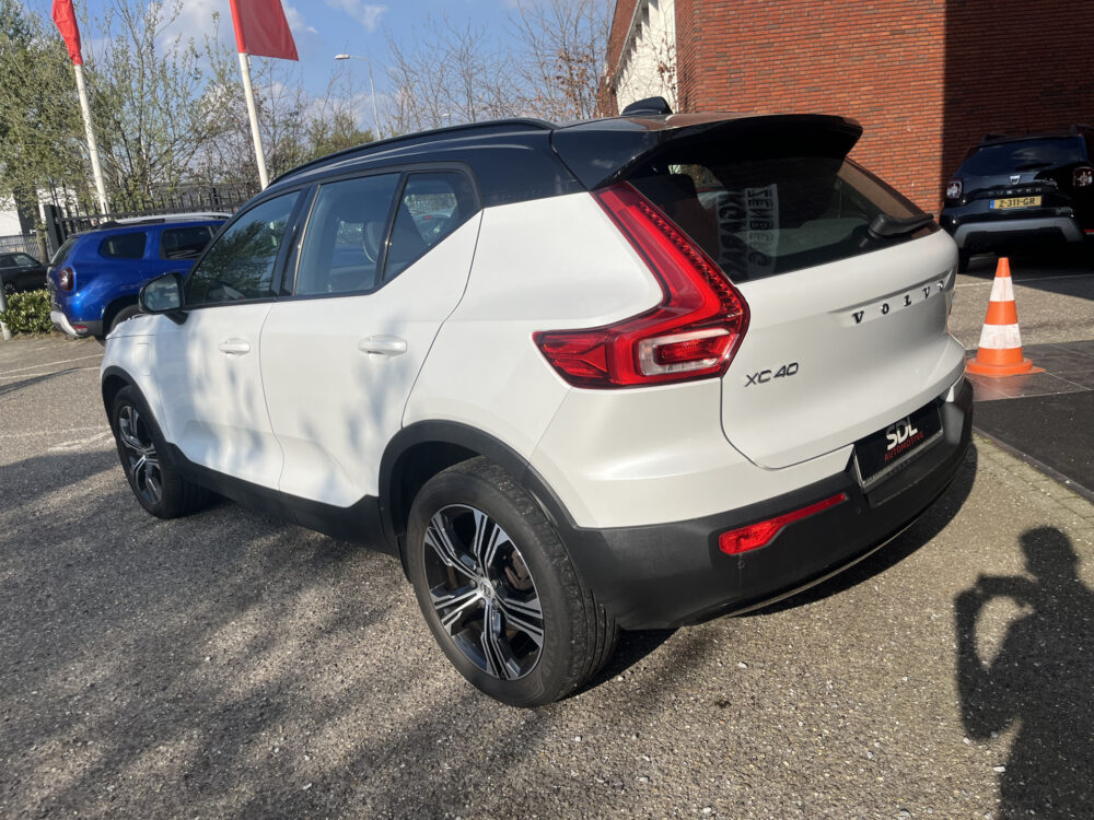 Volvo XC40 1.5 T5 Recharge R-Design // LEDER // ELEK. STOELEN+GEHEUGEN // HARMAN&KARDON // CAMERA // 6