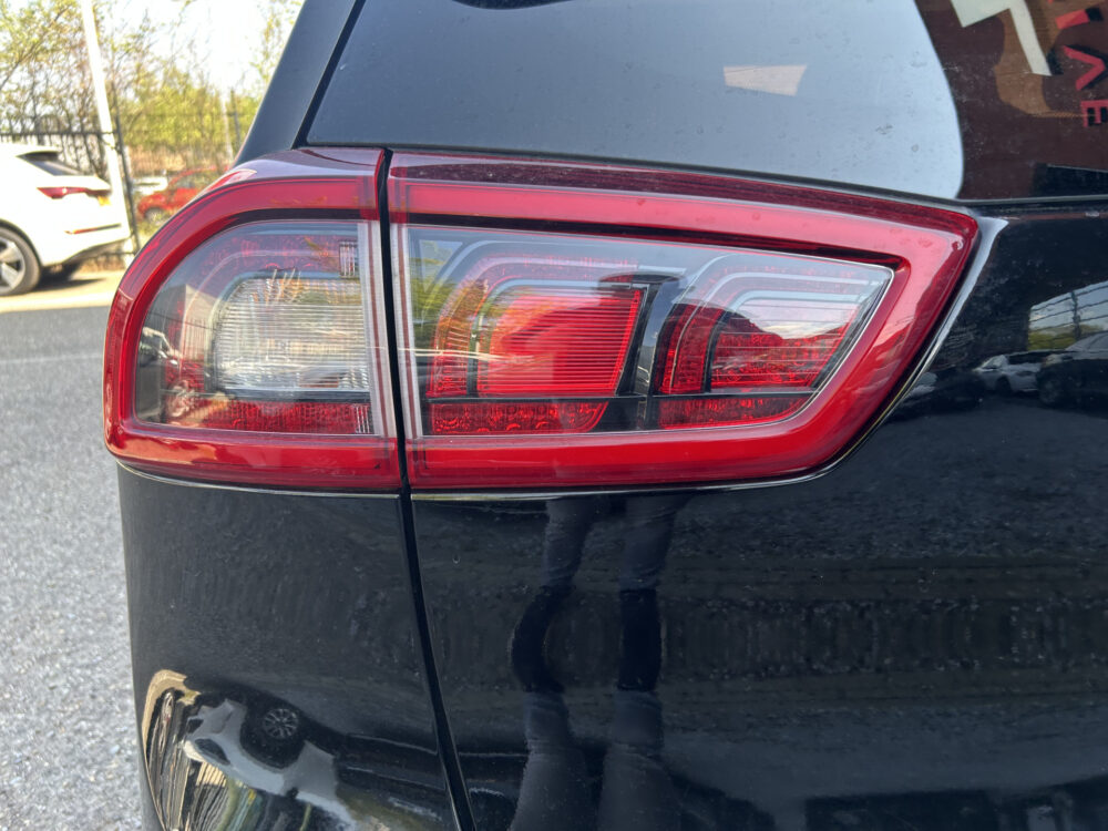 Kia Niro 1.6 GDi Hybrid Executiveline // LED // NAVI + CARPLAY // SCHUIFKANTELDAK // CLIMA // CAMERA // LEDER // TREKHAAK!! 31