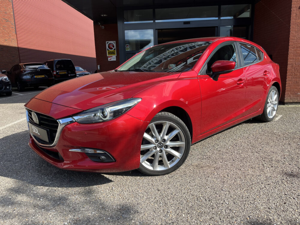 Mazda 3 2.0 SkyActiv-G 120 GT-M // ADAPT. CRUISE // DODEHOEK // KEYLESS // BOSE AUDIO // CAMERA // STUUR+STOELVERWARMING // LEDER+ELEK.  1