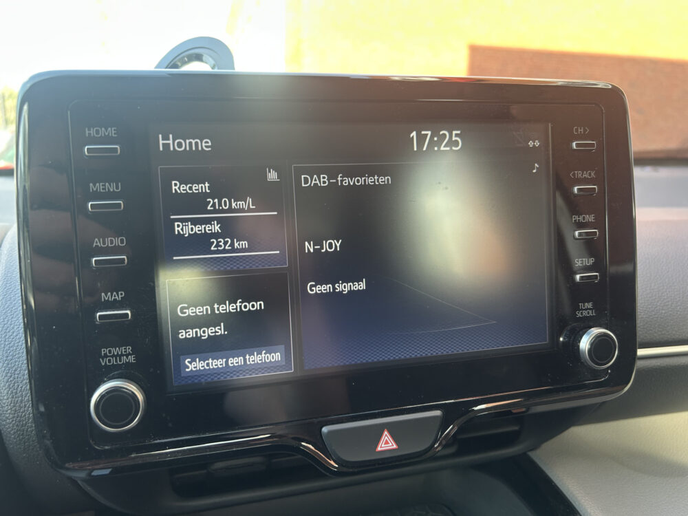 Toyota Yaris Cross 1.5 Hybrid Comfort // LED // APPLE CARPLAY / ANDROID AUTO // ADAPTIVE CRUISE // CLIMA // CAMERA 15