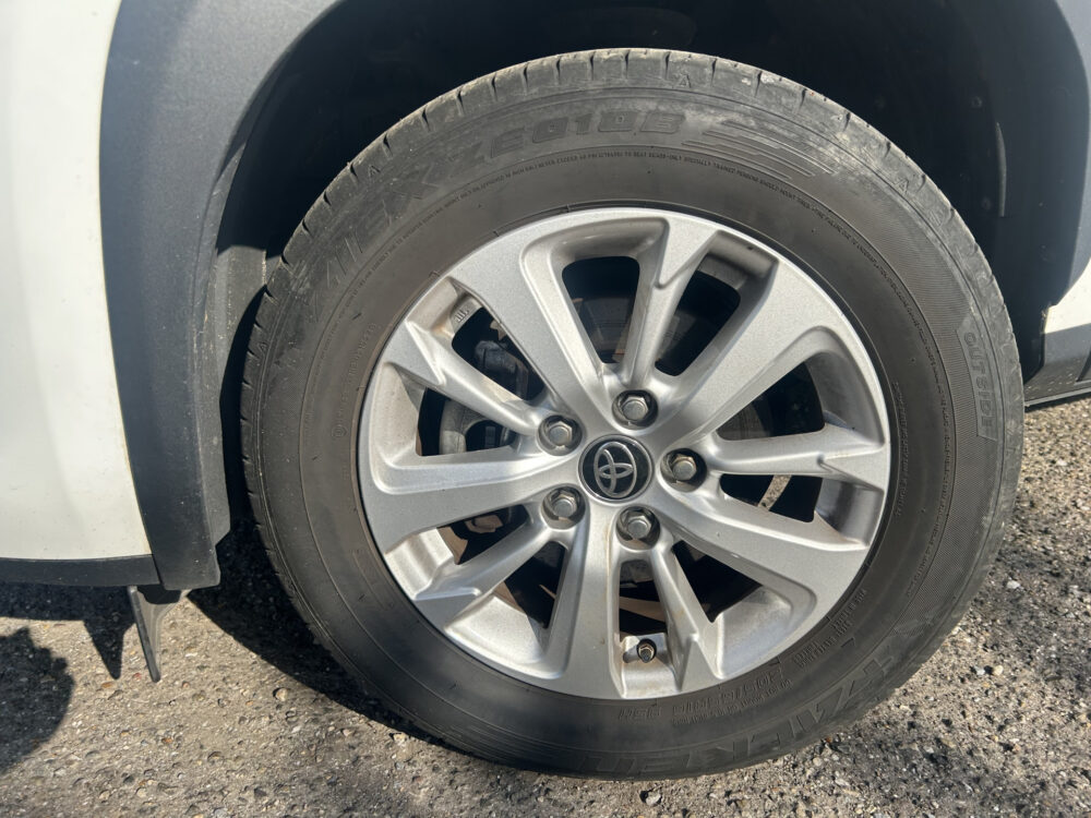 Toyota Yaris Cross 1.5 Hybrid Comfort // LED // APPLE CARPLAY / ANDROID AUTO // ADAPTIVE CRUISE // CLIMA // CAMERA 24