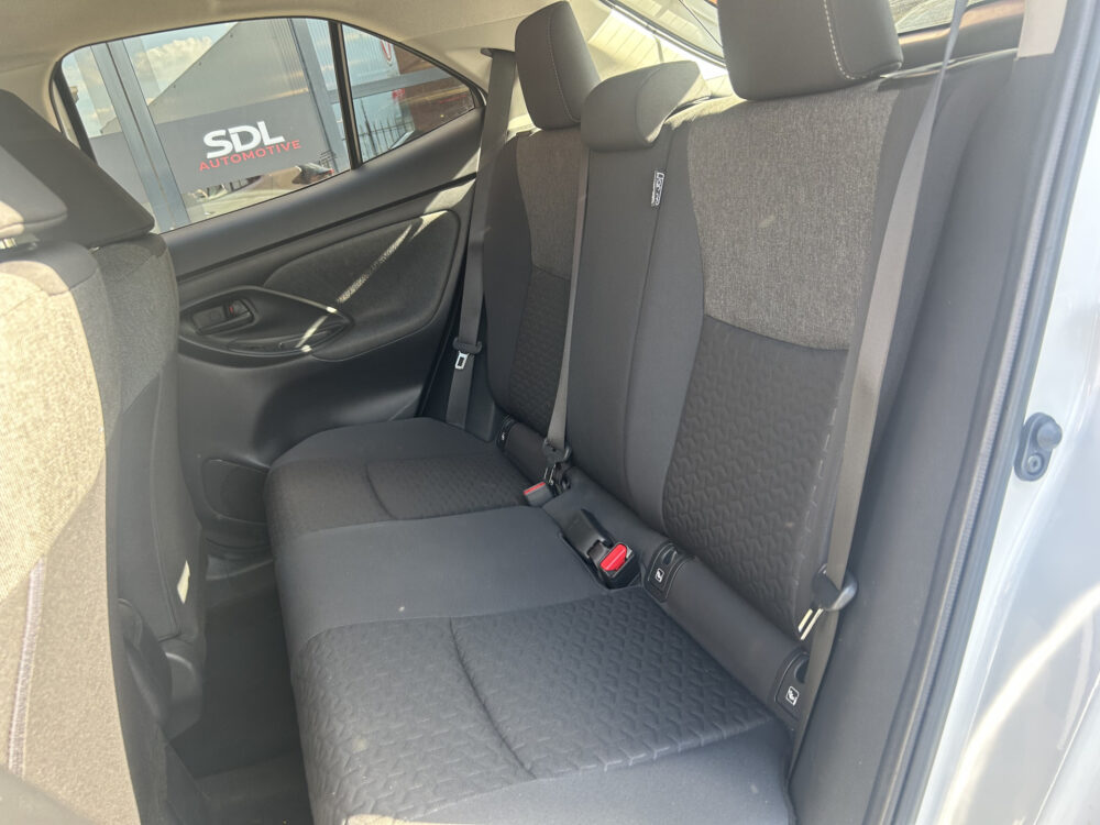 Toyota Yaris Cross 1.5 Hybrid Comfort // LED // APPLE CARPLAY / ANDROID AUTO // ADAPTIVE CRUISE // CLIMA // CAMERA 25