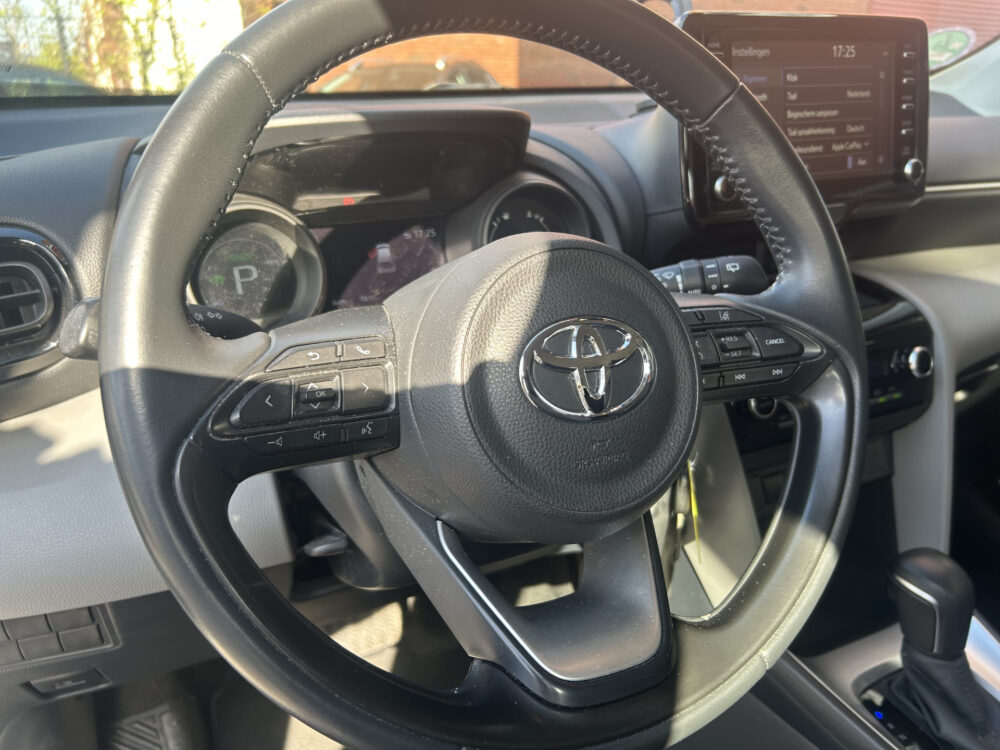 Toyota Yaris Cross 1.5 Hybrid Comfort // LED // APPLE CARPLAY / ANDROID AUTO // ADAPTIVE CRUISE // CLIMA // CAMERA 6