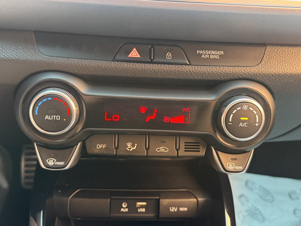 Kia Stonic 1.0 T-GDi ExecutiveLine // NAVI // CAMERA // CLIMA // CRUISE // DODENHOEK SENSOR // LEDEREN BEKLEDING // 18