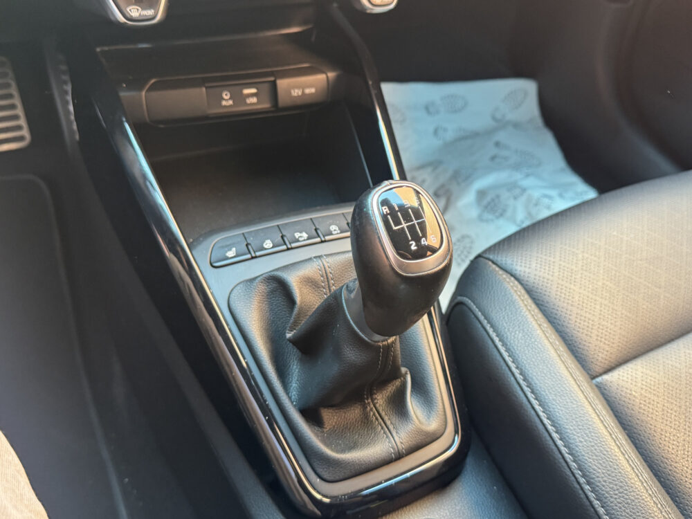 Kia Stonic 1.0 T-GDi ExecutiveLine // NAVI // CAMERA // CLIMA // CRUISE // DODENHOEK SENSOR // LEDEREN BEKLEDING // 26