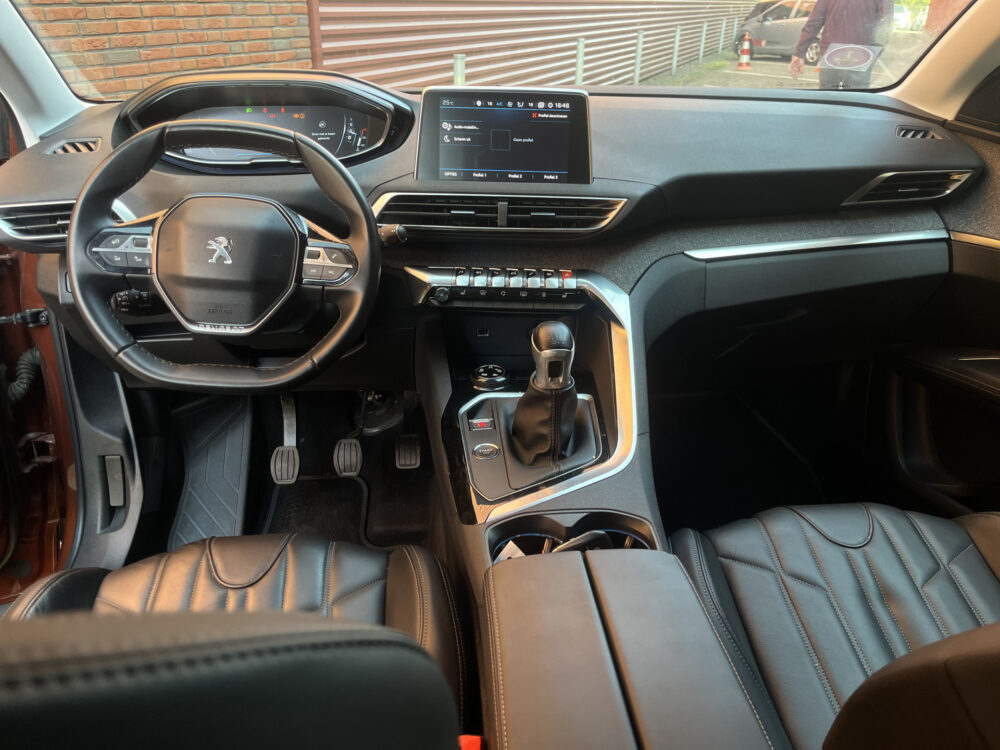 Peugeot 3008 1.2 PureTech GT Line // FUL LED // KEYLESS // ELEK. KLEP // LEDER // CAMERA // NAVI+CARPLAY // 17